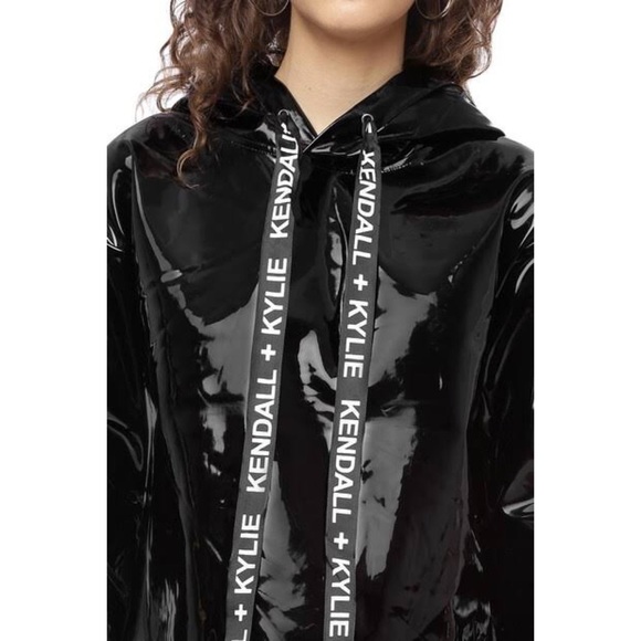 Kendall + Kylie Shiny Sweatshirt - Picture 6 of 12
